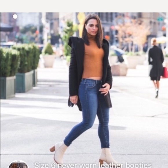 Size 6 genuine white leather Thursday booties - Picture 2 of 2